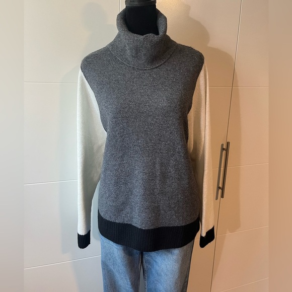 NWT Vince Camuto Colorblock Turtleneck Sweater Size 1X - Picture 3 of 12
